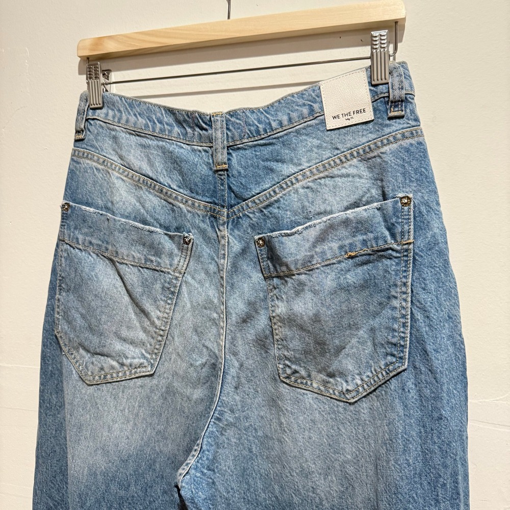 We The Free Free People Mid-Rise Wide Leg Jeans Light Wash Size 28 - Picture 5 of 6